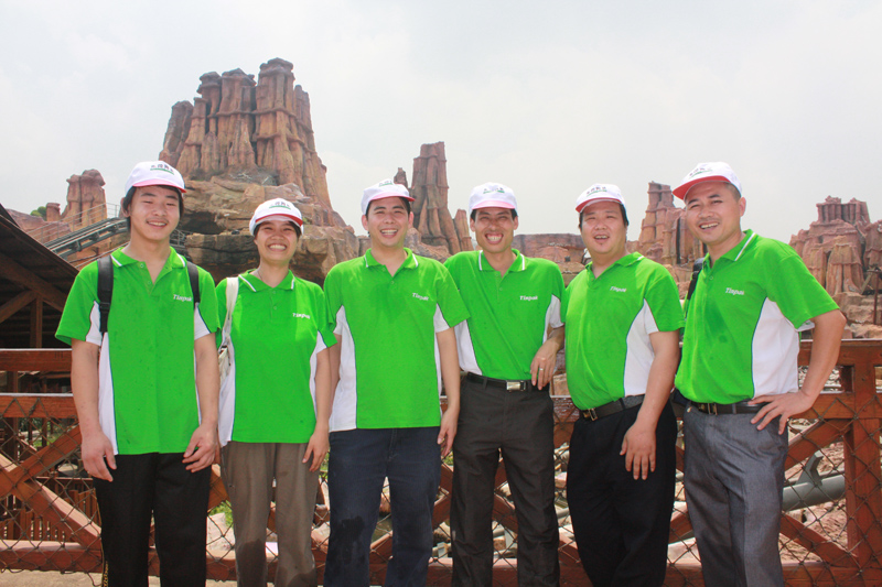 天派包装员工合影