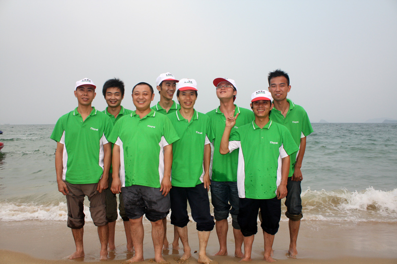 天派包装技术团队合影于深圳大梅沙