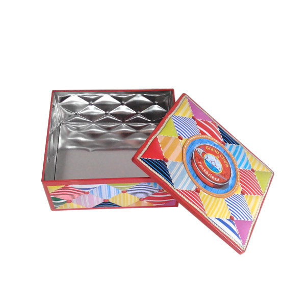 新疆和田玉枣金属铁盒 新疆和田玉枣金属铁盒